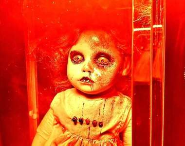 【閱覽注意】會流淚會著火的《安妮娃娃》如果這是〝真實版安娜貝爾〞的話也太毛了~怕