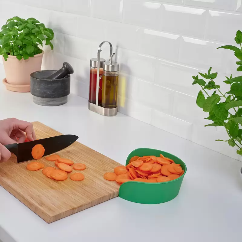 《IKEA天才級商品備料碗》切一切放旁邊這樣的設計真的太優秀惹 《IKEA天才級商品備料碗》切一切放旁邊這樣的設計真的太優秀惹