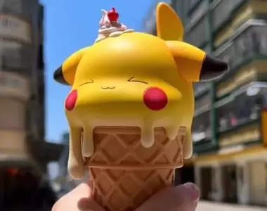應景夏日小物《冰淇淋皮卡丘》這種天氣能想到什麼?沒錯就是〝融化〞