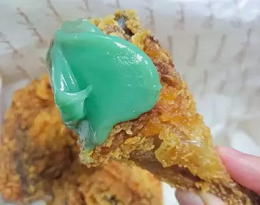 韓國肯德基推出《薄荷巧克力沾醬》因外觀太像牙膏而造成話題