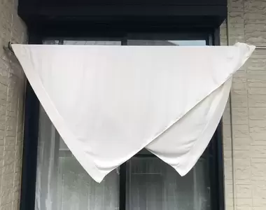 《花王公司傳授三角晾法》床單、棉被應該這樣晾才對 不懂的人卻認為既難看又隨便?