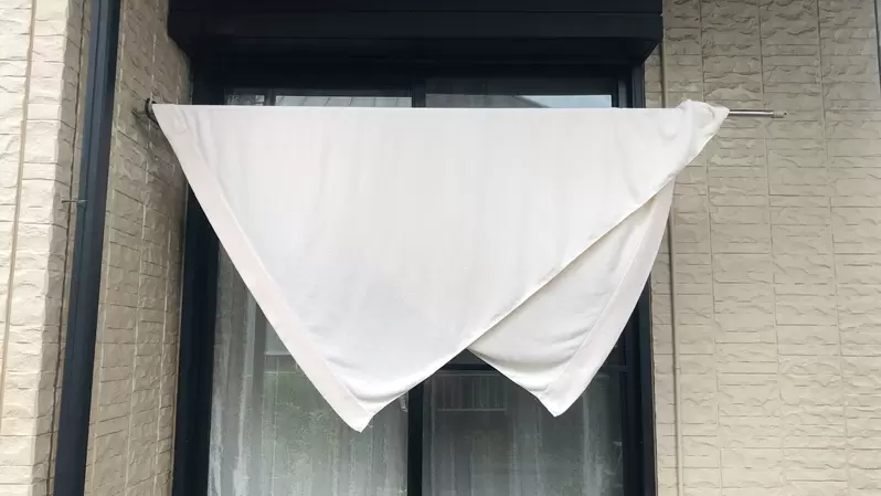 《花王公司傳授三角晾法》床單、棉被應該這樣晾才對 不懂的人卻認為既難看又隨便? 《花王公司傳授三角晾法》床單、棉被應該這樣晾才對 不懂的人卻認為既難看又隨便?