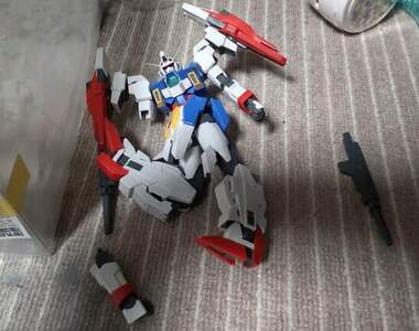 模型地震對策《網友大推無痕凝膠》好看又不用擔心一震就全倒