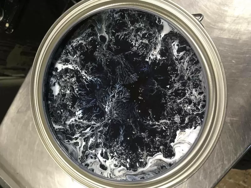 《未攪拌的油漆像極了藝術品》大家粉刷的時候打開罐子時也有這種驚喜嗎? 《未攪拌的油漆像極了藝術品》大家粉刷的時候打開罐子時也有這種驚喜嗎?