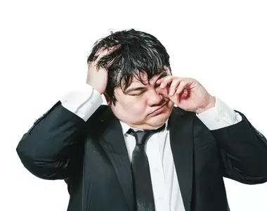 《睡眠不足六小有可能加劇死亡》對於看劇看到半夜，只睡了4個小時的我還自己整理這篇...什麼意思(翻桌)