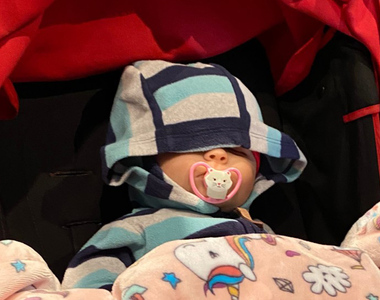 《日本迪士尼驚見假寶寶》轉賣商搶迪士尼小熊祭出奇葩手段 嬰兒人偶偽裝遭揭穿