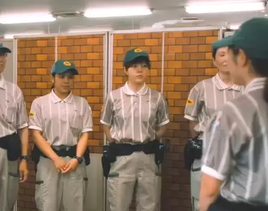 《黑貓宅急便的英姿》接力賽轉播拍到全力狂奔的宅配員 日本網友都想替他加油了