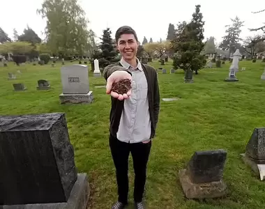 美國開始推行《環保葬》人體堆肥自然降解，整套服務辦到好要7000美元