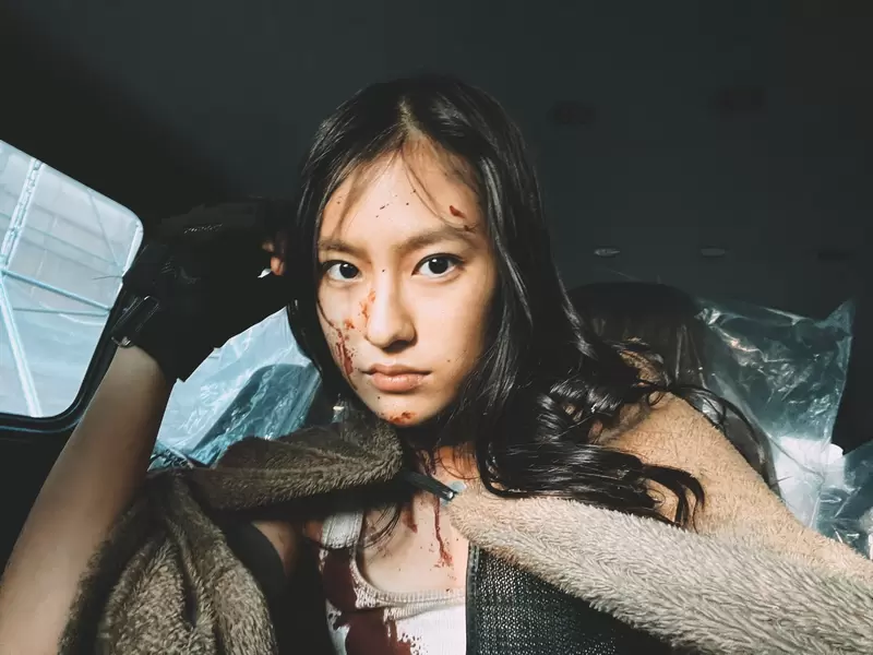 《AV帝王2》《今際之國的闖關者》恒松祐里「弓箭女高中生」從小就是童星難怪這麼可愛