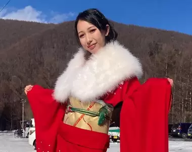 可能是史上最帥的《滑雪成人式慶祝》穿著漂亮和服縱橫在滑雪場上的身影帥爆