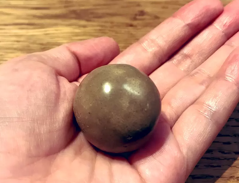 網友分享《母親保存了20年的泥巴球》成人式的這天媽媽傳LINE告知,那個當下真的感動到爆 網友分享《母親保存了20年的泥巴球》成人式的這天媽媽傳LINE告知,那個當下真的感動到爆