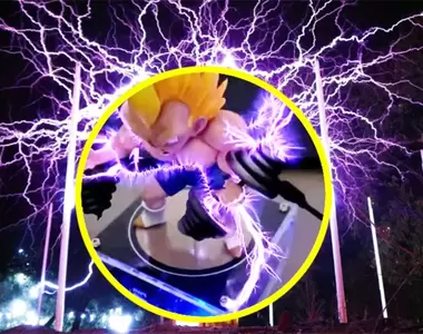 療癒小物《超級賽亞人》,特斯拉線圈的新玩法,快插上你的手辦公仔吧!