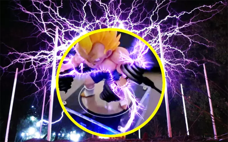 療癒小物《超級賽亞人》,特斯拉線圈的新玩法,快插上你的手辦公仔吧! 療癒小物《超級賽亞人》,特斯拉線圈的新玩法,快插上你的手辦公仔吧!