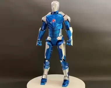 可樂喝完別丟《用鋁罐製作鋼鐵人戰甲》喝完的快樂水罐子不要丟，還可以做成帥氣的模型喔