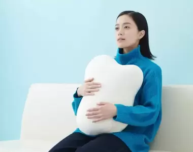 失眠者福音?《Fufuly》枕頭機器人現身,這年頭連放鬆都需要AI來幫你了!
