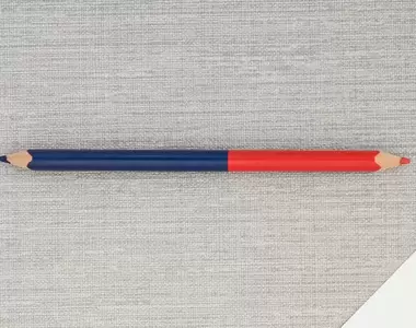 用了15年的網友發現《紅藍鉛筆的真相》一直以為兩種顏色的筆芯是連在一起的耶