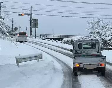 《雪國駕駛才懂的開車技巧》為什麼要離前車這麼遠？一看就知道他是內行人