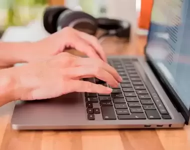 為什麼沒有《觸控版本》MacBook?蘋果在打甚麼算盤?網路神人打造觸控MAC OS平板!