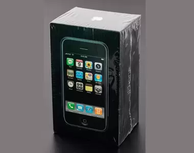 全新未拆《初代iphone拍賣價近200萬台幣》發現家裡有舊手機千萬不要一時衝動啊