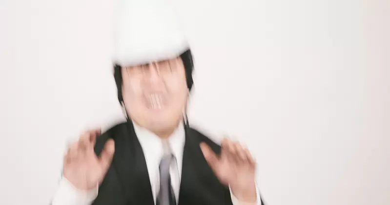 《地震發生時日本與世界各國反應的不同》不管怎麼震總之繼續做手邊的事情就對了(笑) 《地震發生時日本與世界各國反應的不同》不管怎麼震總之繼續做手邊的事情就對了(笑)