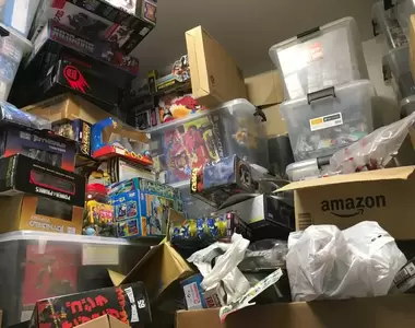 《收藏品在死後怎麼辦》玩具收藏家面臨老年後難題 為家人著想就該生前親手處理掉?