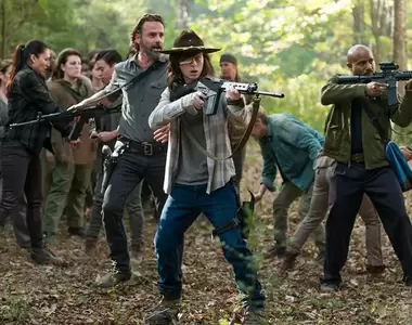 當爆發殭屍危機《開局用哪種武器最好票選》近戰遠程你是屬於哪一派呢？