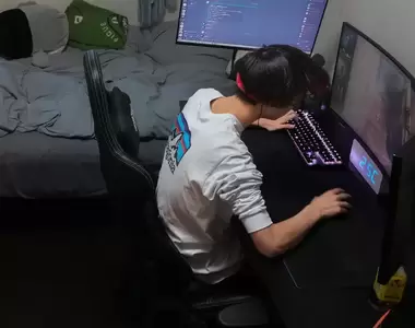 《電競學校的存在意義》意外成了拒學兒們的避風港？幫助他們重返校園與社會