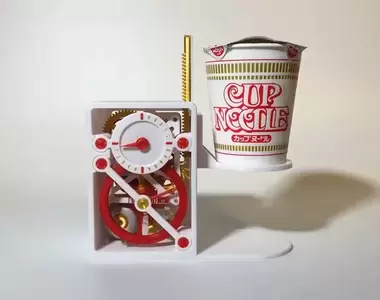 網友發明《泡麵3分計時器》不用電池時間到發出提示音，操作簡單只需放上即可