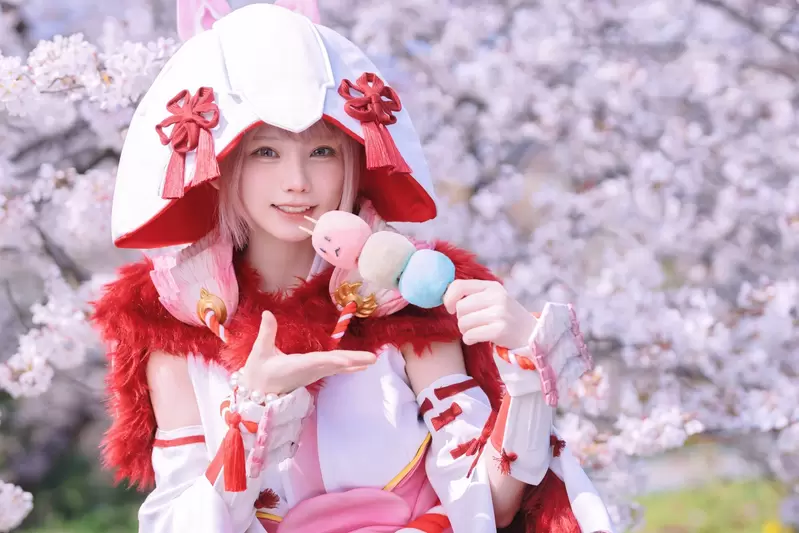 人比花還美《えなこ的魔物獵人泡狐龍cos》這真的很香,香氣隔著螢幕都能噴出來❤ 人比花還美《えなこ的魔物獵人泡狐龍cos》這真的很香,香氣隔著螢幕都能噴出來❤