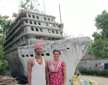 印度男子親手打造《自宅版鐵達尼號》堅持了13年終於有了房子的雛形,他還要繼續拚下去