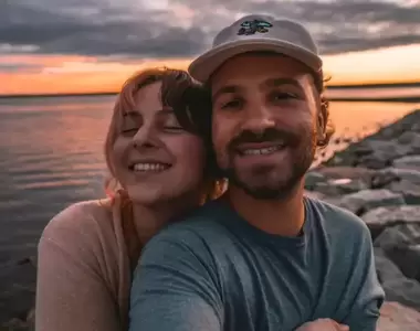 《見面兩週即結婚》男子上網徵婚遇到熱情回應的女網友，以為是一段速食戀情但卻是真愛