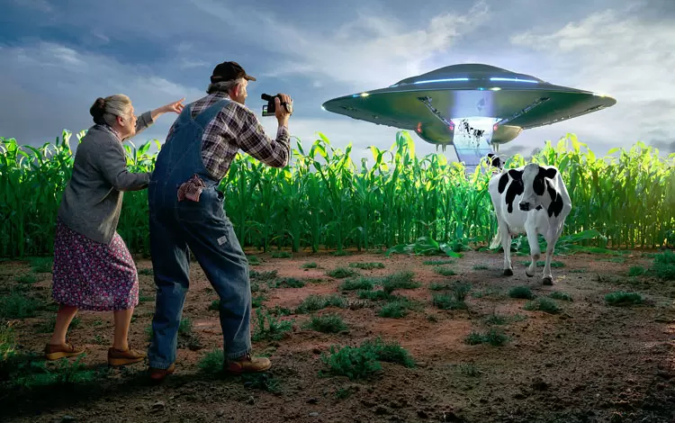 《美國牛群離奇死亡》舌頭器官被完整切割,現場沒有一絲血跡跟腳印... 《美國牛群離奇死亡》舌頭器官被完整切割,現場沒有一絲血跡跟腳印...