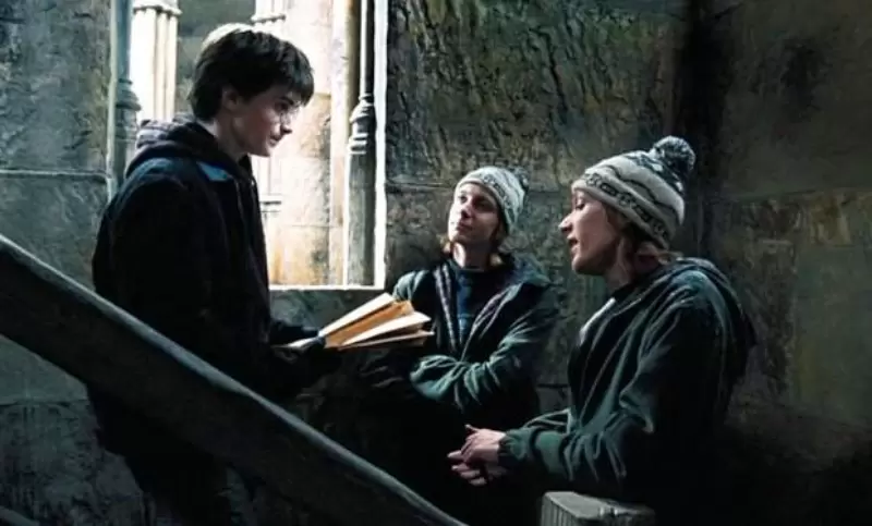 哈波迷不會魔法也能顯出腳印!哈波日就用「哈利波特劫盜地圖筆記本」我在此鄭重發誓我絕不懷好意! 哈波迷不會魔法也能顯出腳印!哈波日就用「哈利波特劫盜地圖筆記本」我在此鄭重發誓我絕不懷好意!