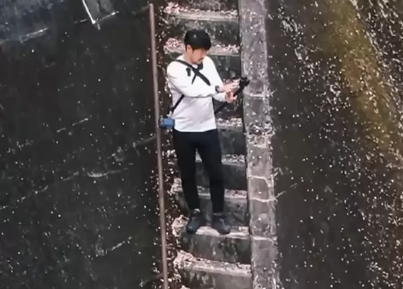 《史上最恐怖階梯》陡到近乎垂直的日本話題景點 媒體實測只有45度啦 《史上最恐怖階梯》陡到近乎垂直的日本話題景點 媒體實測只有45度啦
