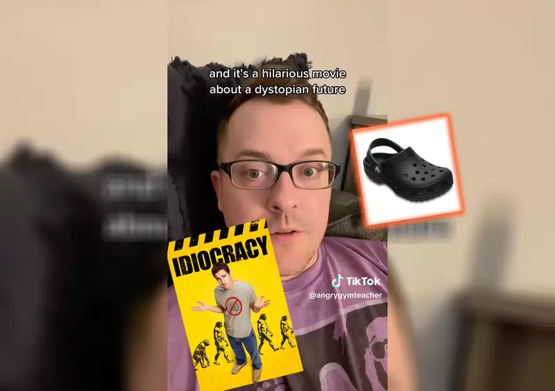 《卡駱馳鱷魚鞋冷知識》曾經出現在電影「蠢蛋進化論」中,洞洞鞋還是電影的標配鞋款XD 《卡駱馳鱷魚鞋冷知識》曾經出現在電影「蠢蛋進化論」中,洞洞鞋還是電影的標配鞋款XD