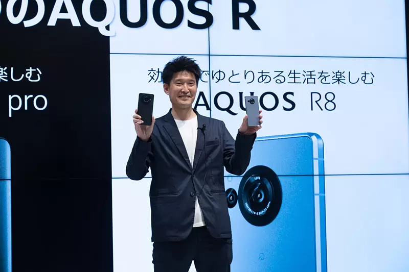 夏普搭徠卡推旗艦款《AQUOS R8/R8 Pro》，比相機還相機，日本首發、台灣九月就可買到！