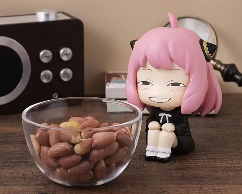 LOOK UP系列《間諜家家酒》盯著看《安妮亞》推出豪華版..那不就又要多買一隻了(☍﹏⁰) 