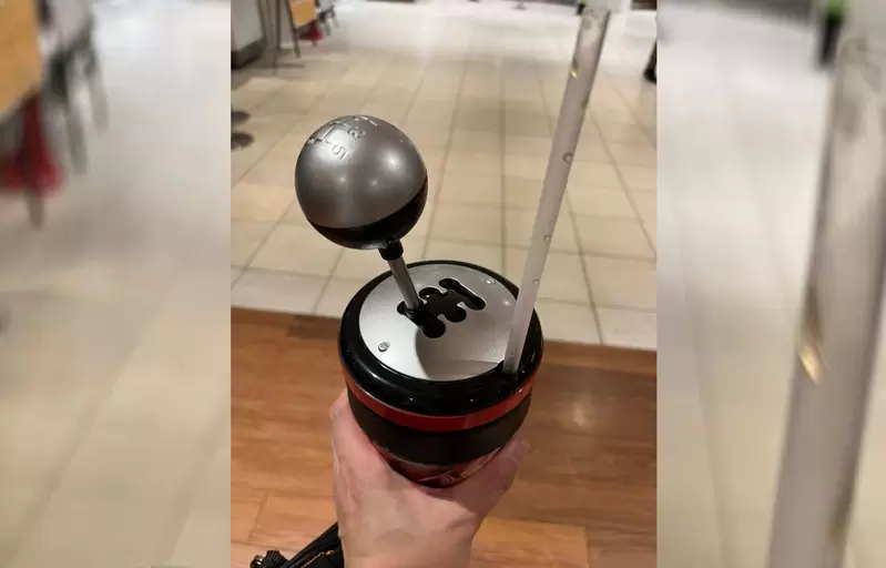 影城推出《玩命關頭10變速桿飲料杯》想出這個企劃的人肯定是個天才