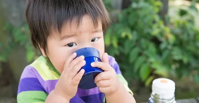 網友分享《小朋友對於水壺的獨到見解》像這種幼稚園生會拿的水壺我才不會帶去學校呢 網友分享《小朋友對於水壺的獨到見解》像這種幼稚園生會拿的水壺我才不會帶去學校呢