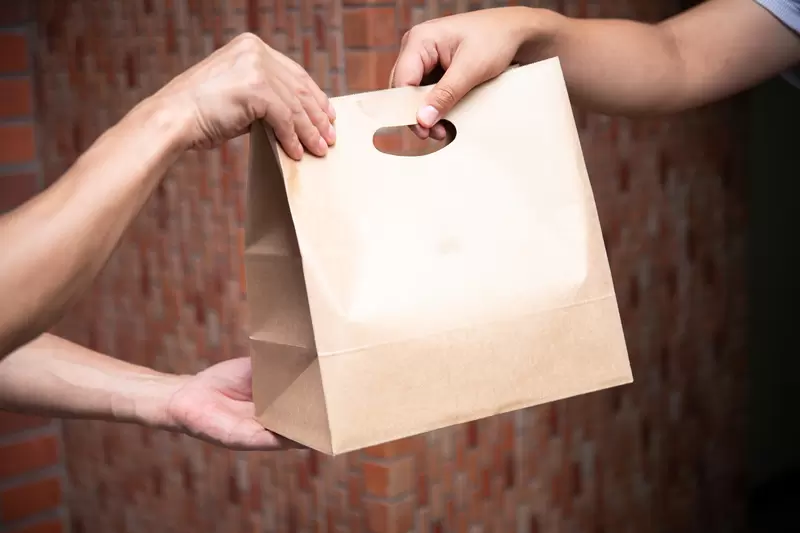 《韓國點餐賒帳現象》原本是一件暖心義舉,但網友爭相模仿後就不是那麼回事惹 《韓國點餐賒帳現象》原本是一件暖心義舉,但網友爭相模仿後就不是那麼回事惹