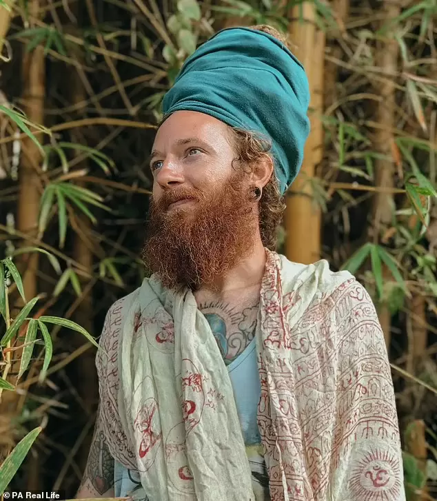 美國男子《實現真正意義上的生活自由》在夏威夷徒手蓋屋子過著自在的人生 美國男子《實現真正意義上的生活自由》在夏威夷徒手蓋屋子過著自在的人生