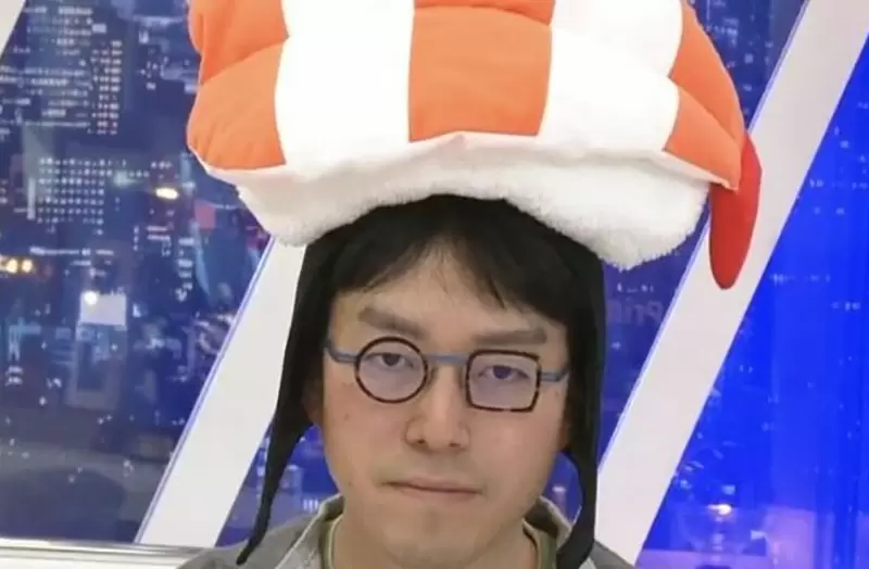 《日本經濟學者造型被投訴》◯▢不對稱眼鏡讓觀眾好痛苦 你看了會不會覺得不舒服？