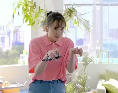 新垣結衣打保齡球《Nintendo Switch Sports》女神還沒拍廣告前我都不知道保齡球這麼好玩XD