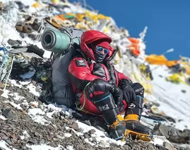 《喜馬拉雅山變垃圾山》登山客上山不帶走，這些東西留在上面是想封存雪山證明人類的存在嗎？