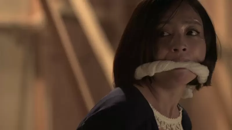 《嘗試束線帶脫困術的人》日本網友綁住自己解不開糗大了 上網發文求助的結果是……