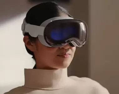 Apple推出AR裝置《Apple Vision Pro》體驗全新三維視覺體驗,能操作軟體能下app,還可以當成1百英尺寬的豪華影院看片