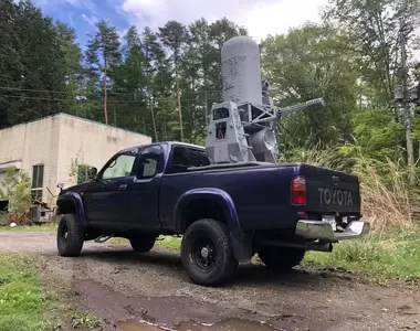 這個懂玩《BB彈方陣快砲》一分鐘可以打出3000發子彈的清場專用神器