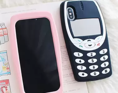 《獨特手機殼分享》經典3310矽膠保護套,裝了防禦力大概就頂到天花板了吧?