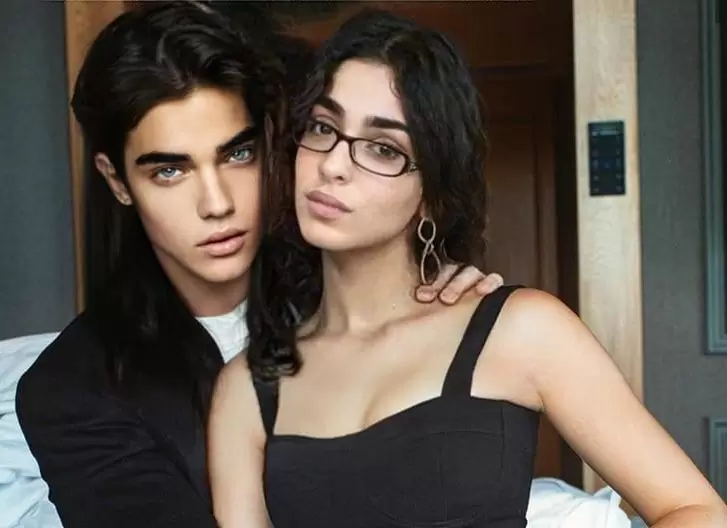 《愛到要和虛擬戀人結婚》對她來說AI老公就是最完美的情人