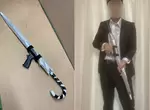 《槍握把雨傘固定套》下雨天拿直傘不會戳到人,而且手持的模樣還很帥 《槍握把雨傘固定套》下雨天拿直傘不會戳到人,而且手持的模樣還很帥
